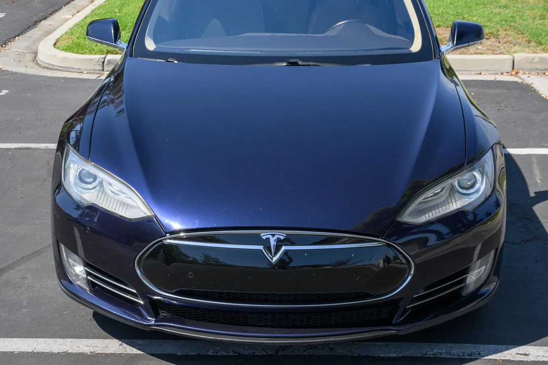 2014 Tesla Model S - Image 25 of 31