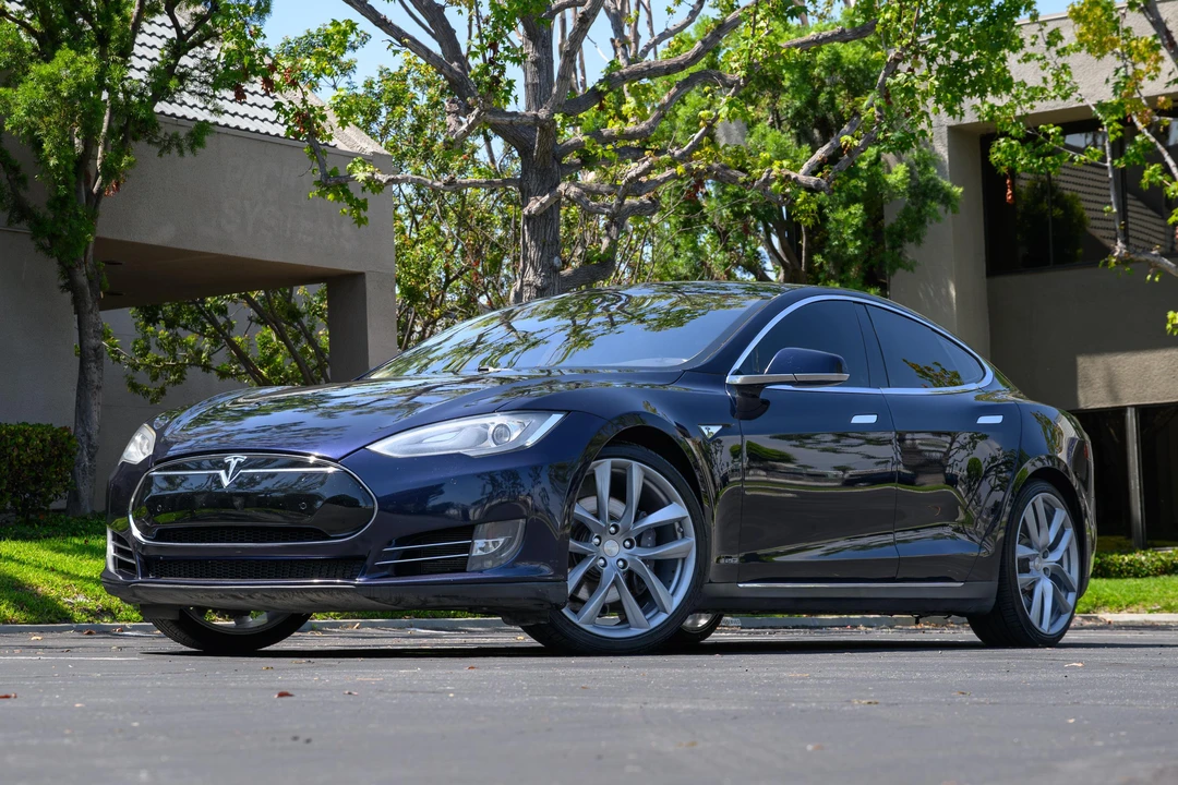 2014 Tesla Model S - Image 10 of 31