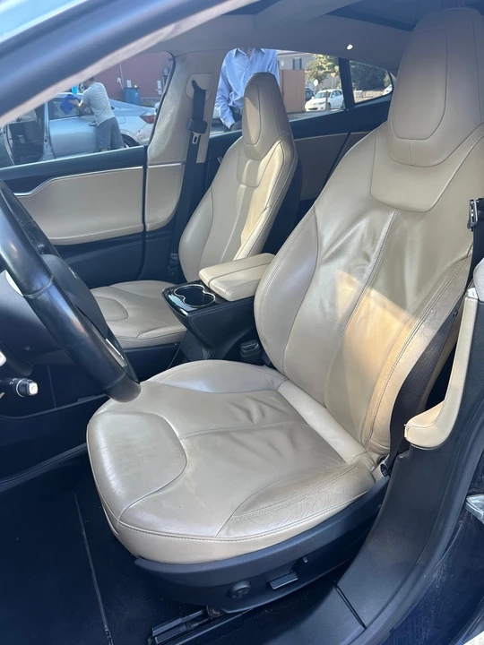 2014 Tesla Model S - Image 31 of 31