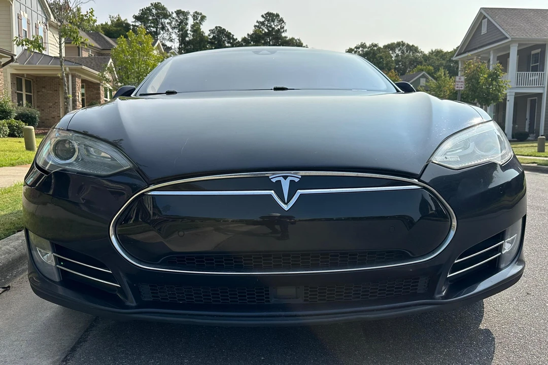 2014 Tesla Model S - Image 2 of 31