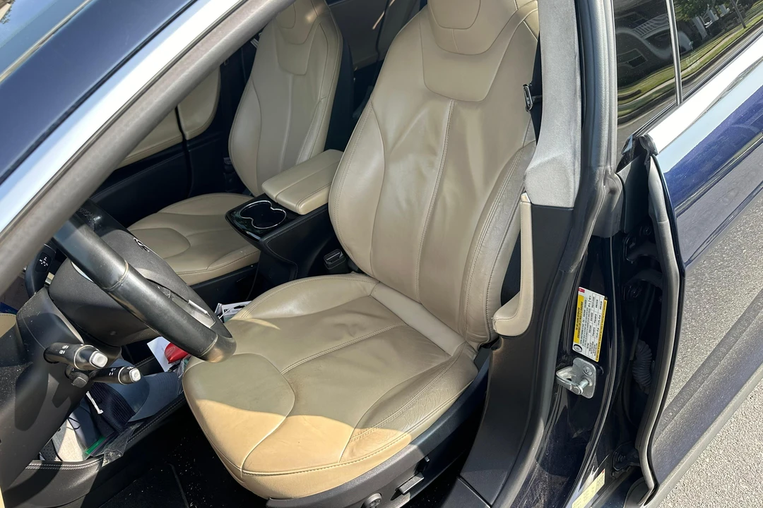 2014 Tesla Model S - Image 28 of 31