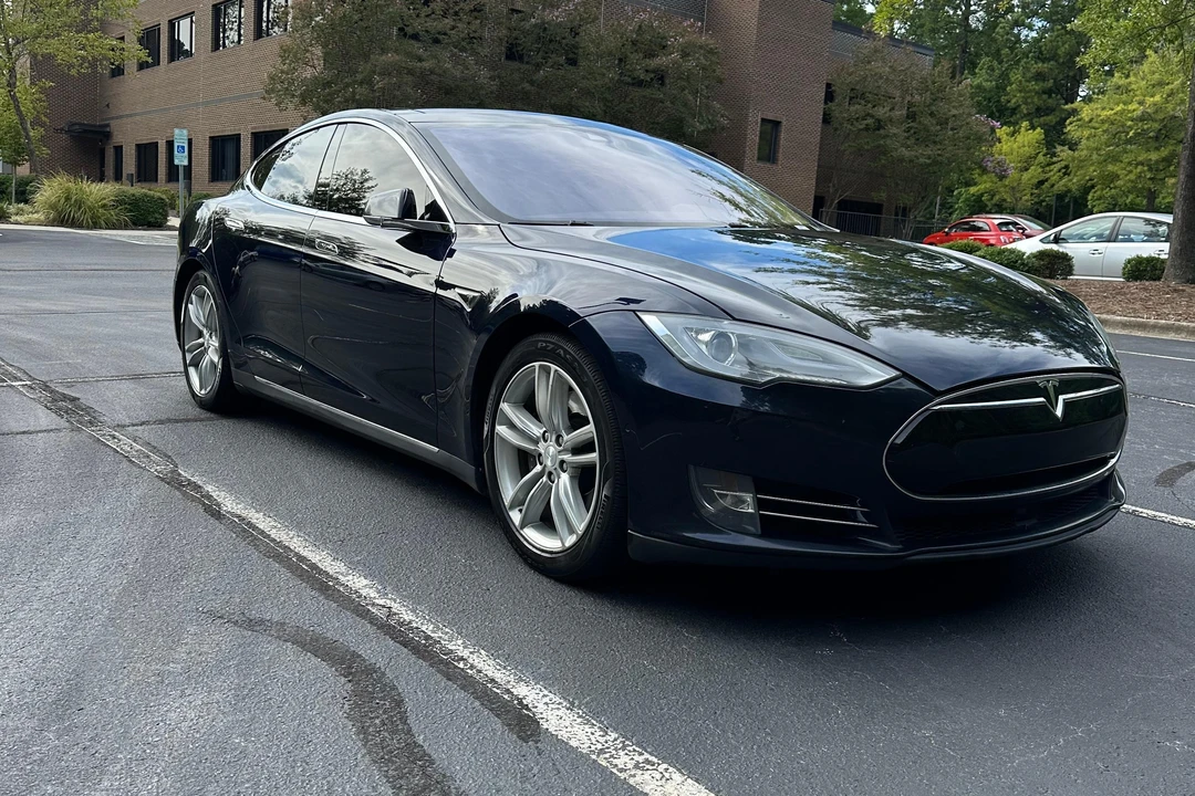 2014 Tesla Model S - Image 18 of 31