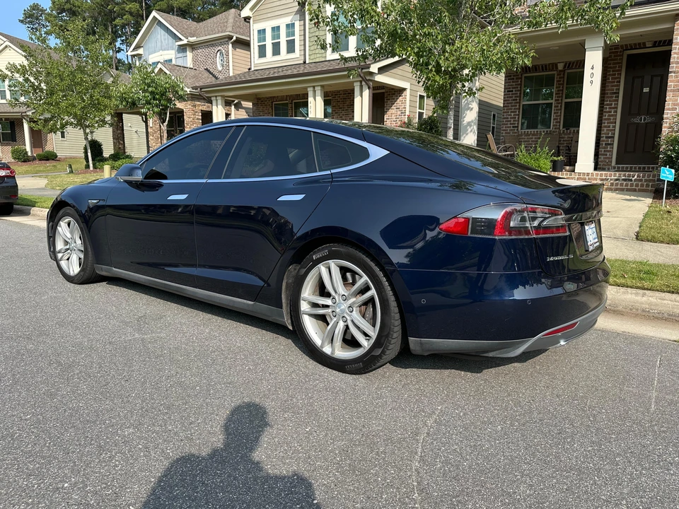 2014 Tesla Model S - Image 11 of 31