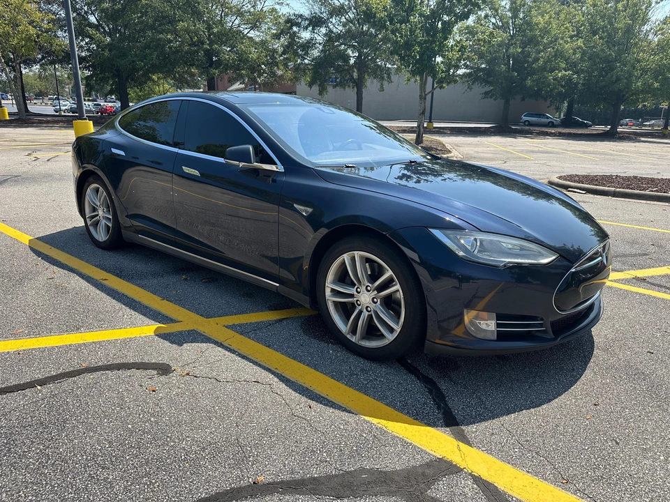 2014 Tesla Model S - Image 16 of 31