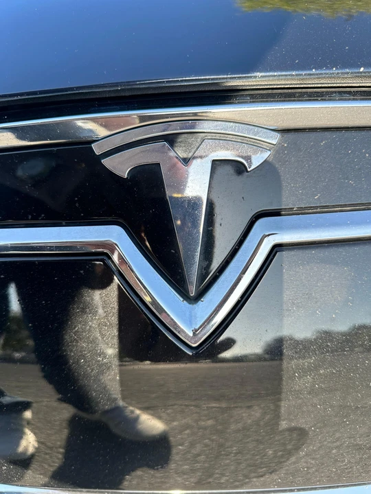 2014 Tesla Model S - Image 20 of 31