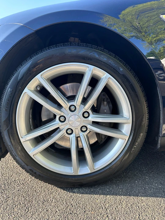2014 Tesla Model S - Image 23 of 31