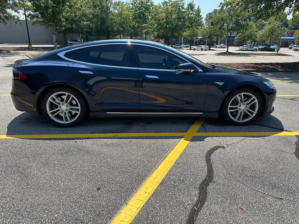 2014 Tesla Model S - Image 14 of 31