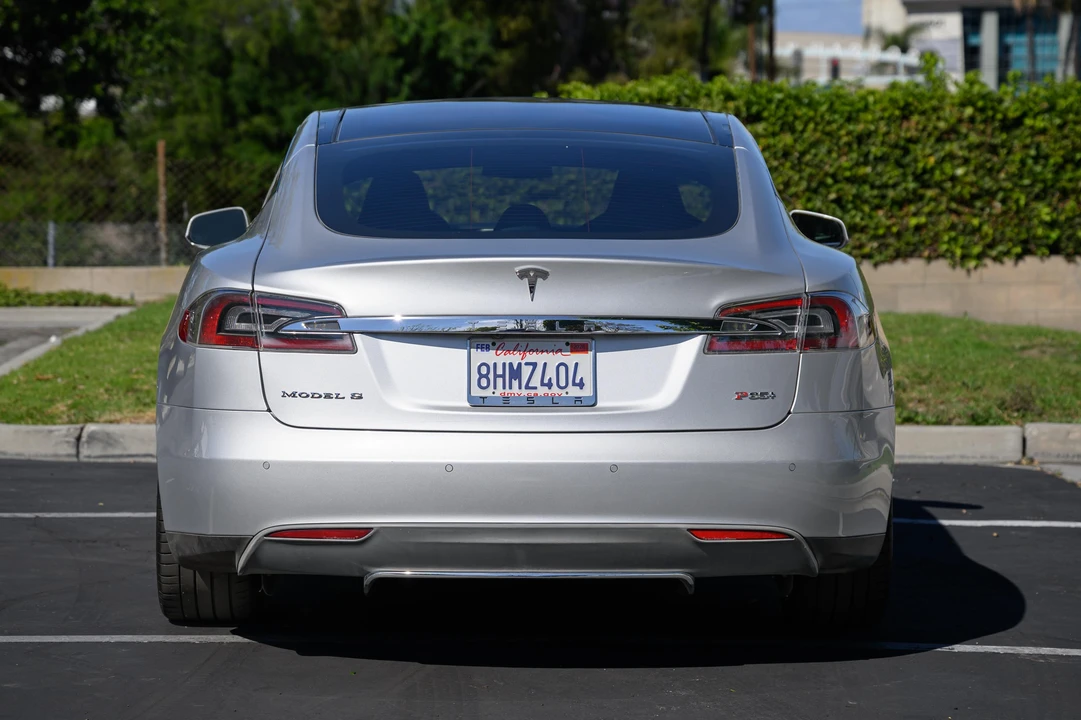 2014 Tesla Model S - Image 5 of 31