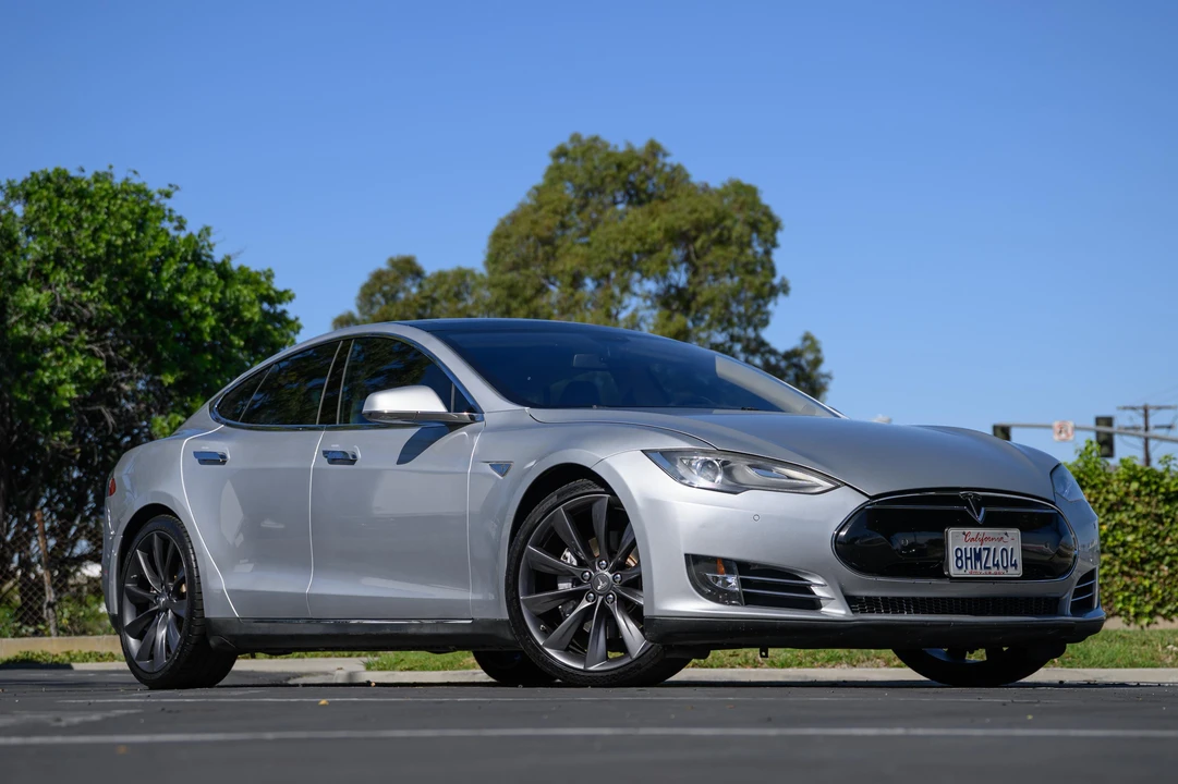 2014 Tesla Model S - Image 15 of 31