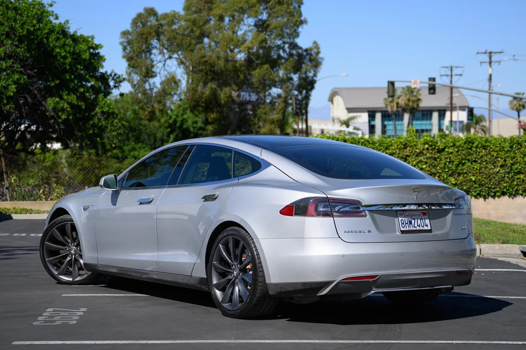 2014 Tesla Model S - Image 4 of 31