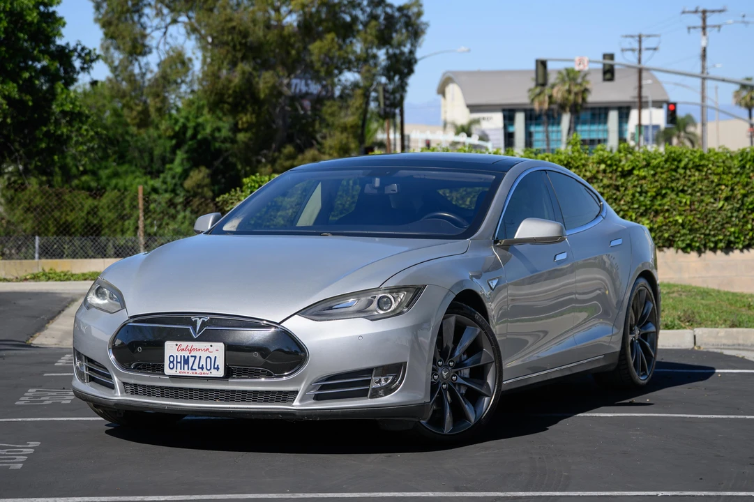 2014 Tesla Model S - Image 7 of 31