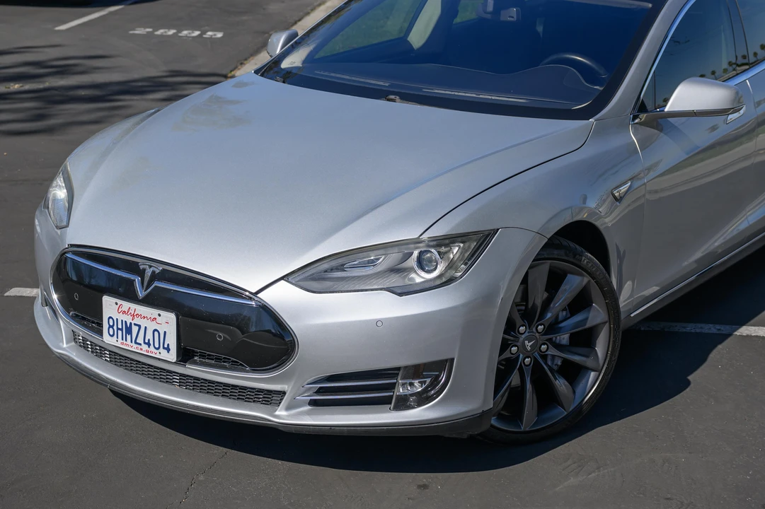 2014 Tesla Model S - Image 24 of 31