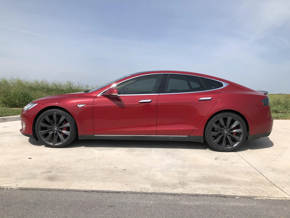 2014 Tesla Model S - Image 3 of 31