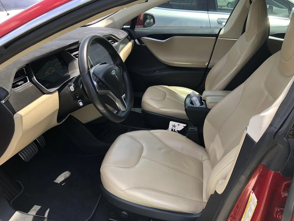 2014 Tesla Model S - Image 27 of 31