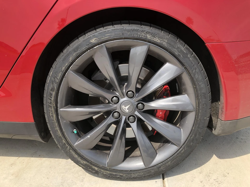 2014 Tesla Model S - Image 21 of 31