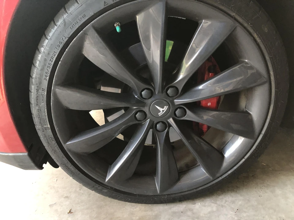 2014 Tesla Model S - Image 18 of 31