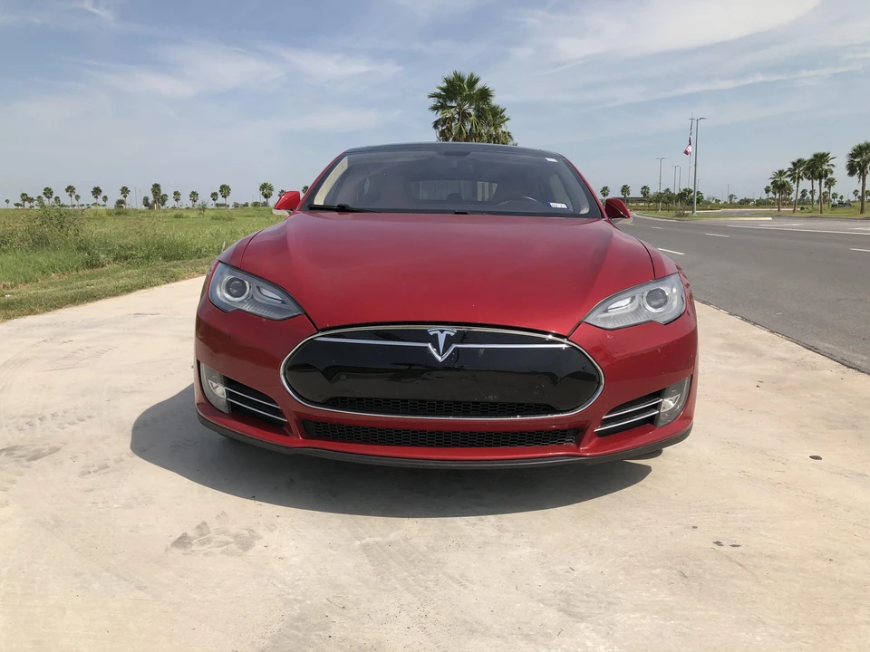 2014 Tesla Model S - Image 5 of 31