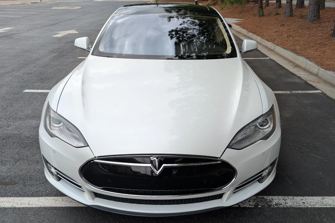 2014 Tesla Model S - Image 2 of 31