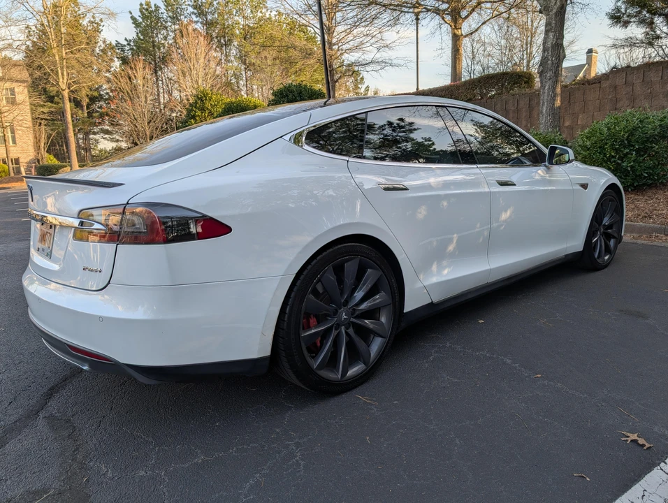 2014 Tesla Model S - Image 17 of 31