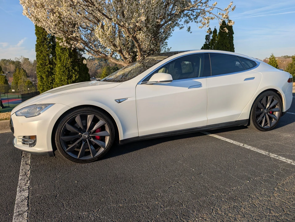 2014 Tesla Model S - Image 12 of 31