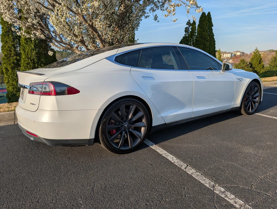 2014 Tesla Model S - Image 18 of 31