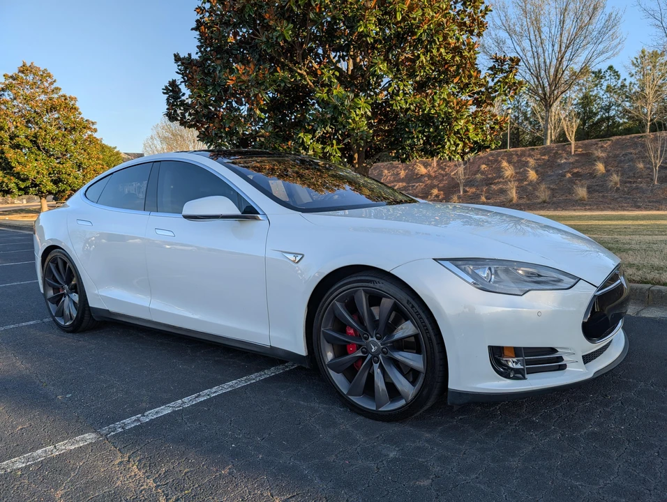 2014 Tesla Model S - Image 20 of 31