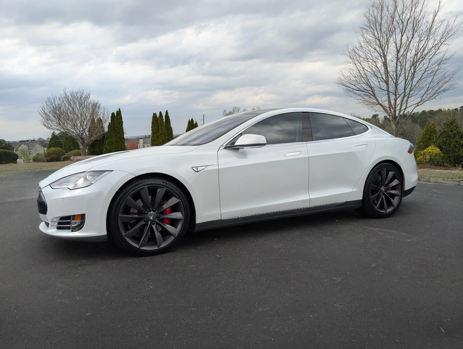 2014 Tesla Model S - Image 11 of 31