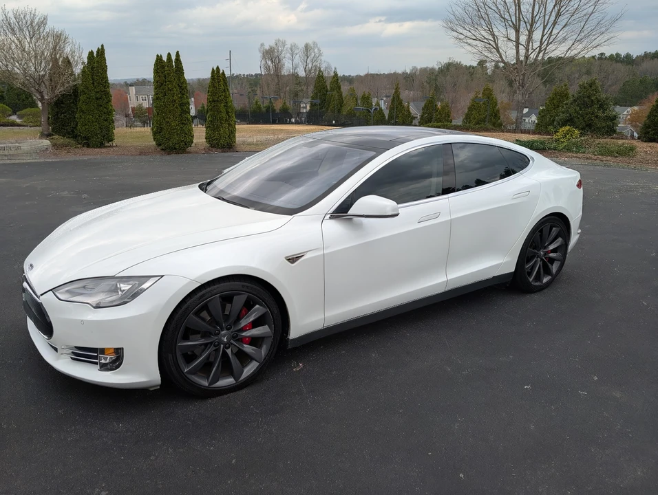 2014 Tesla Model S - Image 10 of 31