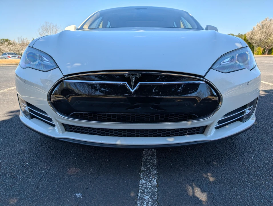 2014 Tesla Model S - Image 22 of 31
