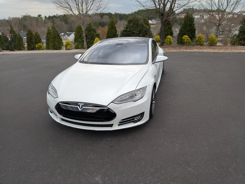 2014 Tesla Model S - Image 7 of 31