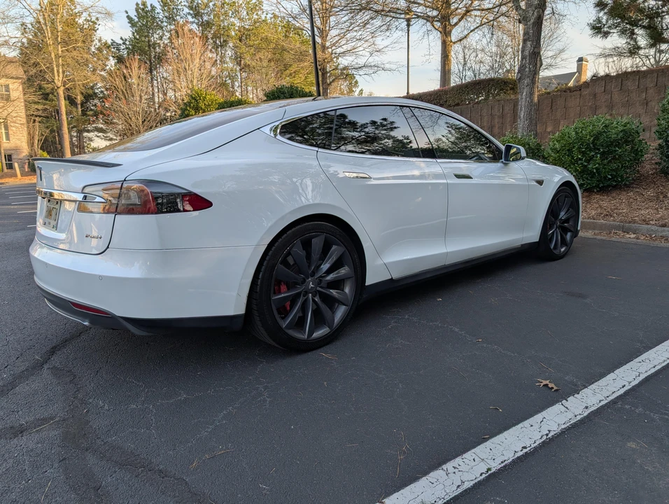2014 Tesla Model S - Image 15 of 31