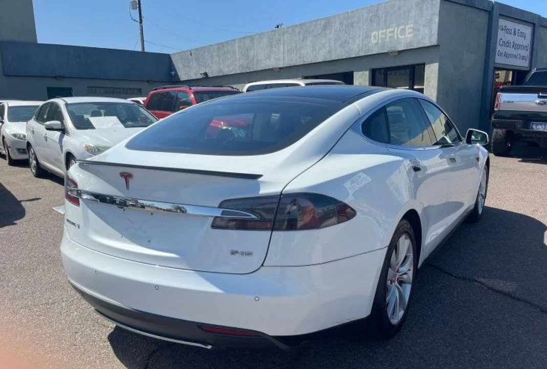 2014 Tesla Model S - Image 7 of 21