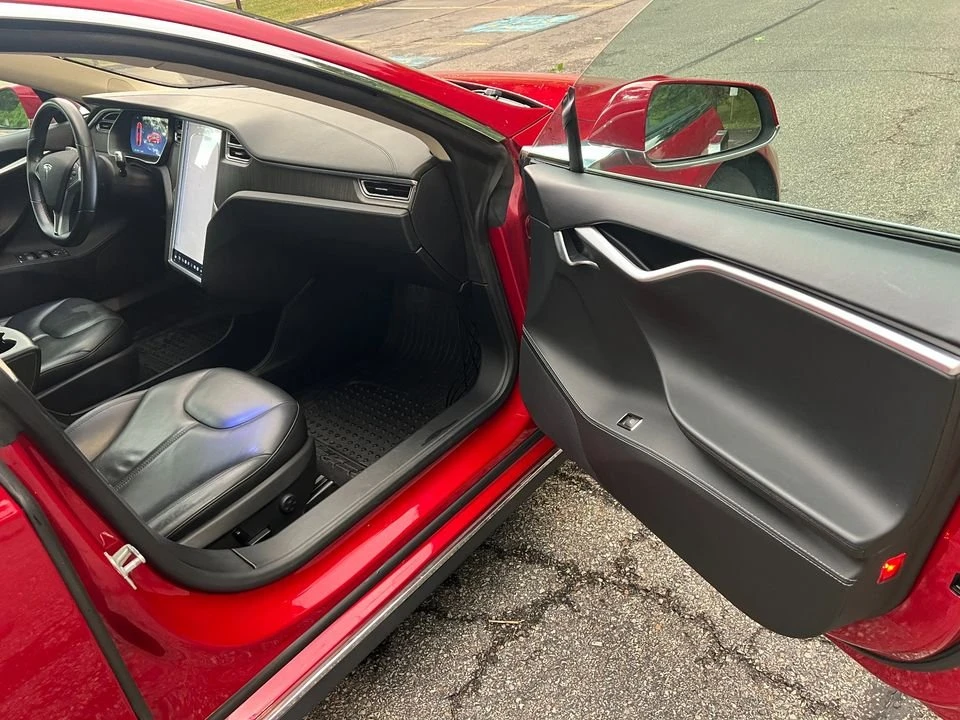2014 Tesla Model S - Image 18 of 19