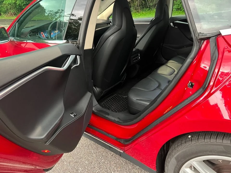 2014 Tesla Model S - Image 15 of 19