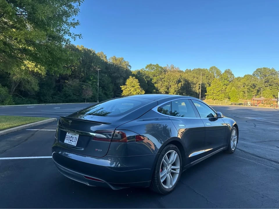 2014 Tesla Model S - Image 9 of 15