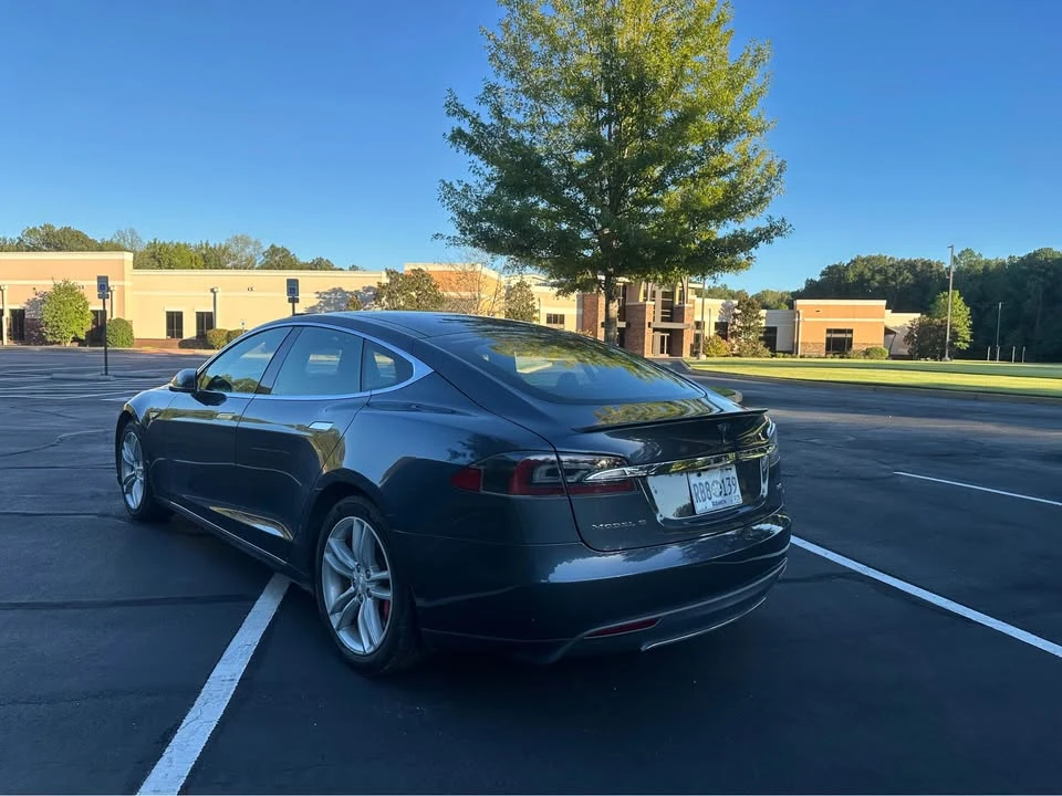 2014 Tesla Model S - Image 8 of 15