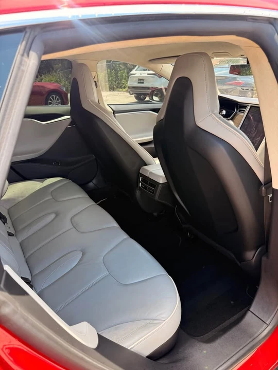 2014 Tesla Model S - Image 11 of 15