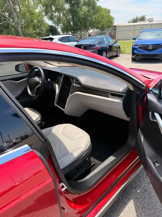 2014 Tesla Model S - Image 13 of 15