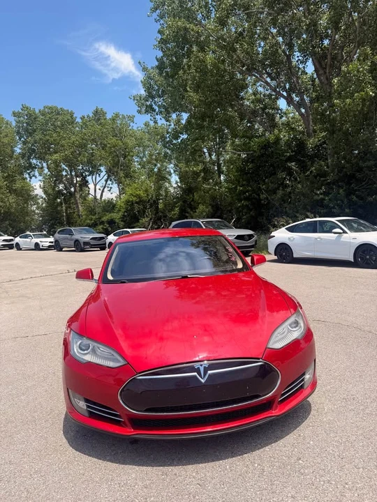 2014 Tesla Model S - Image 7 of 15