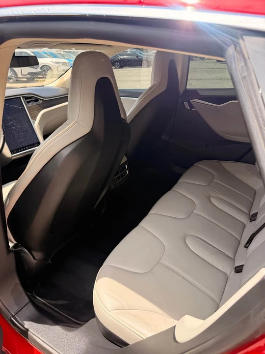 2014 Tesla Model S - Image 10 of 15