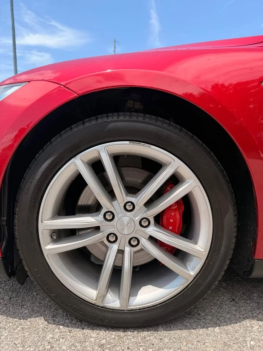 2014 Tesla Model S - Image 15 of 15