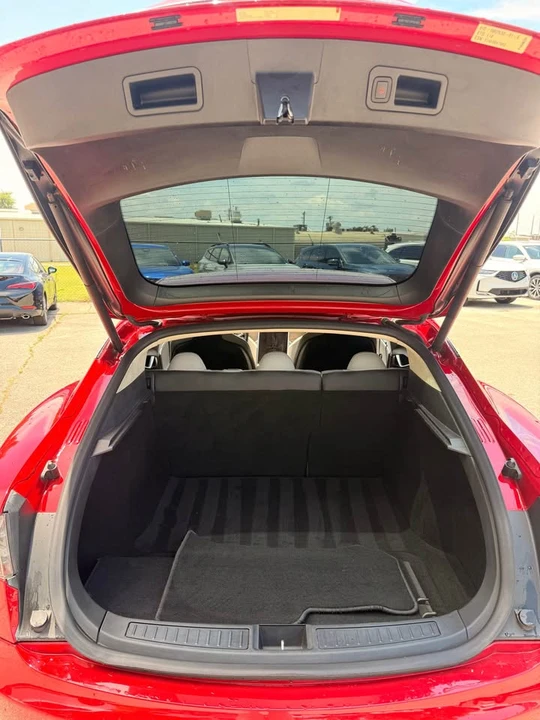 2014 Tesla Model S - Image 9 of 15
