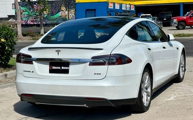 2014 Tesla Model S - Image 9 of 31