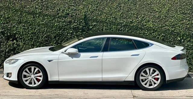 2014 Tesla Model S - Image 7 of 31