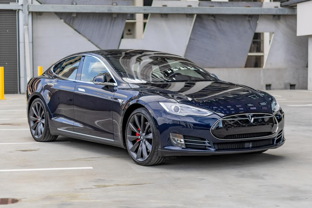 2014 Tesla Model S - Image 10 of 31