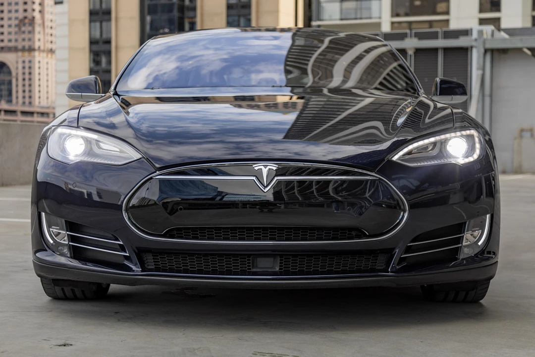 2014 Tesla Model S - Image 6 of 31