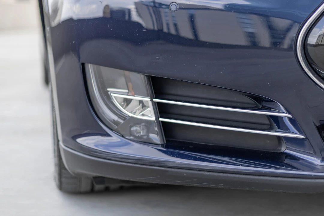 2014 Tesla Model S - Image 14 of 31