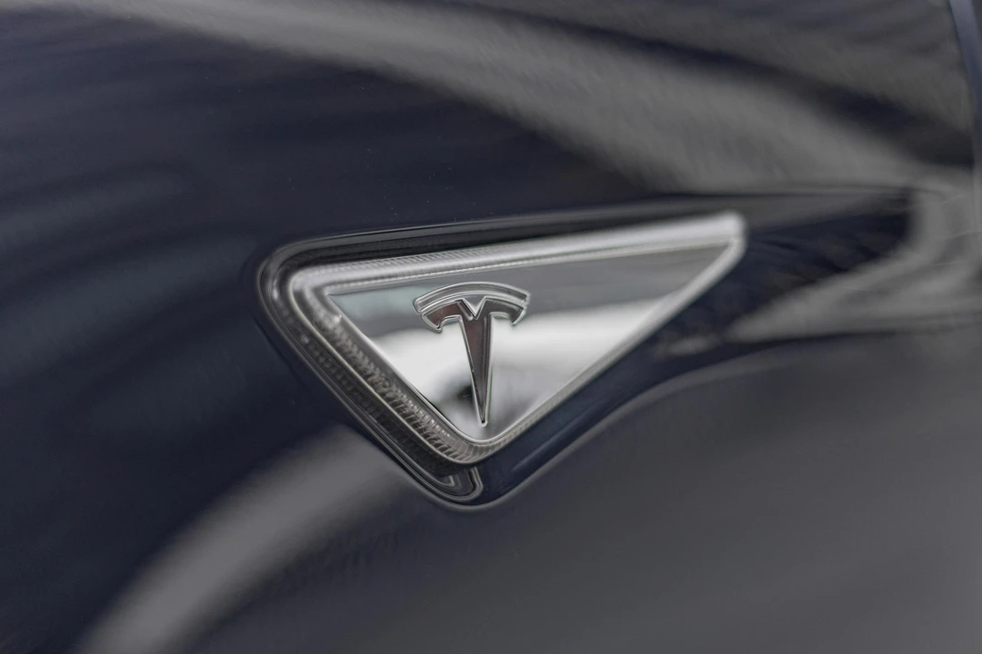 2014 Tesla Model S - Image 17 of 31
