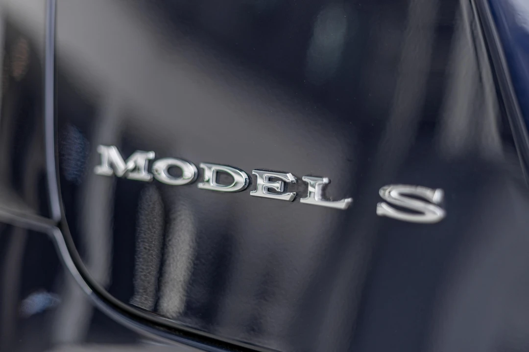 2014 Tesla Model S - Image 22 of 31