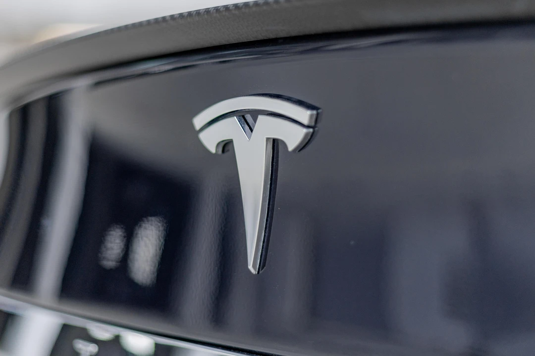 2014 Tesla Model S - Image 26 of 31